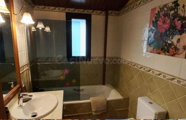 En Hort de Godi encontramos este ático de unos 130 m2  3 habitaciones y 2 baños.