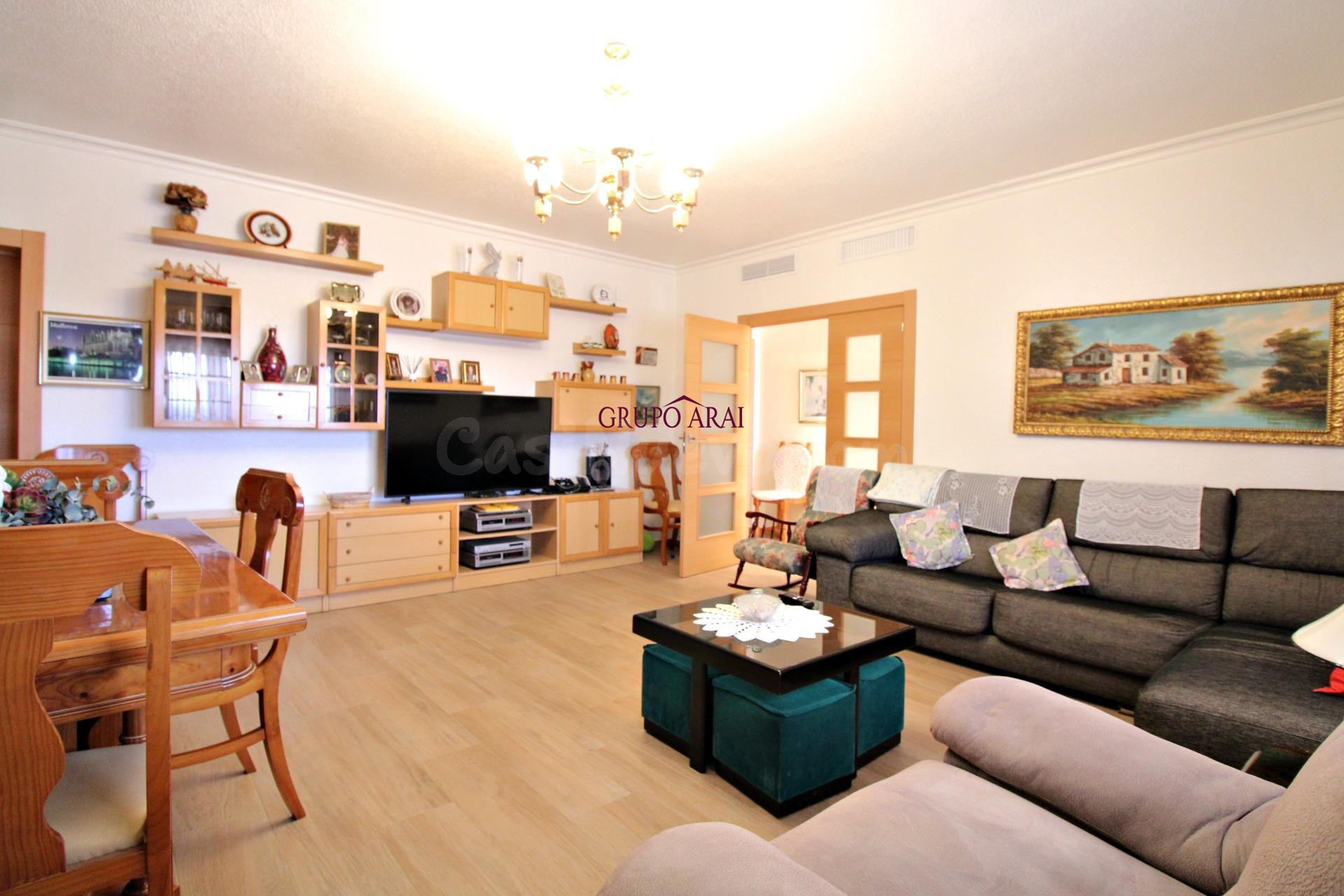 Se vende fantastico chalet con terreno en el Moralet de 5 dormitorios y 3 baños