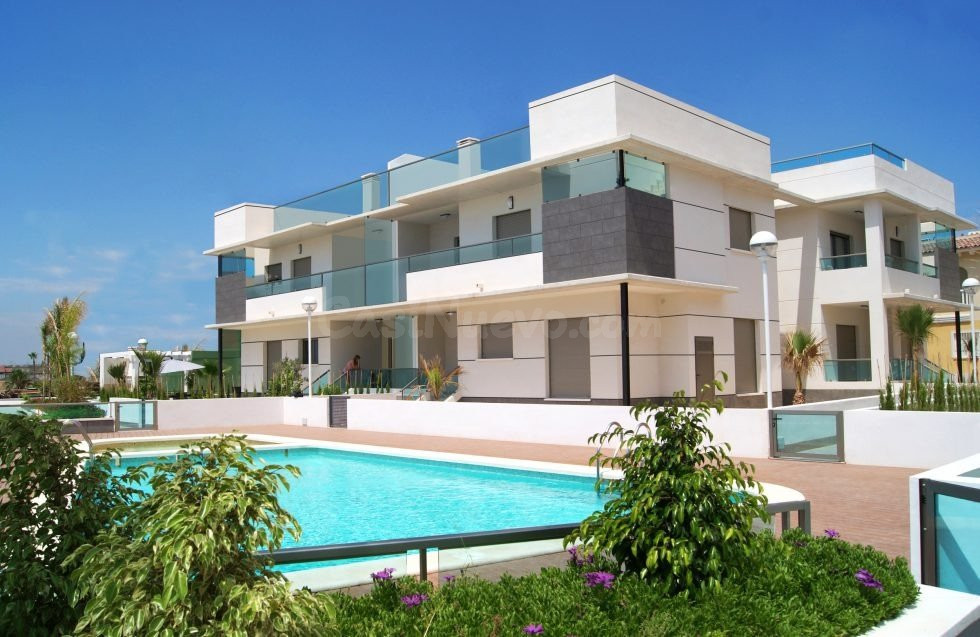Amplia Villa semi adosada con hermosa vista