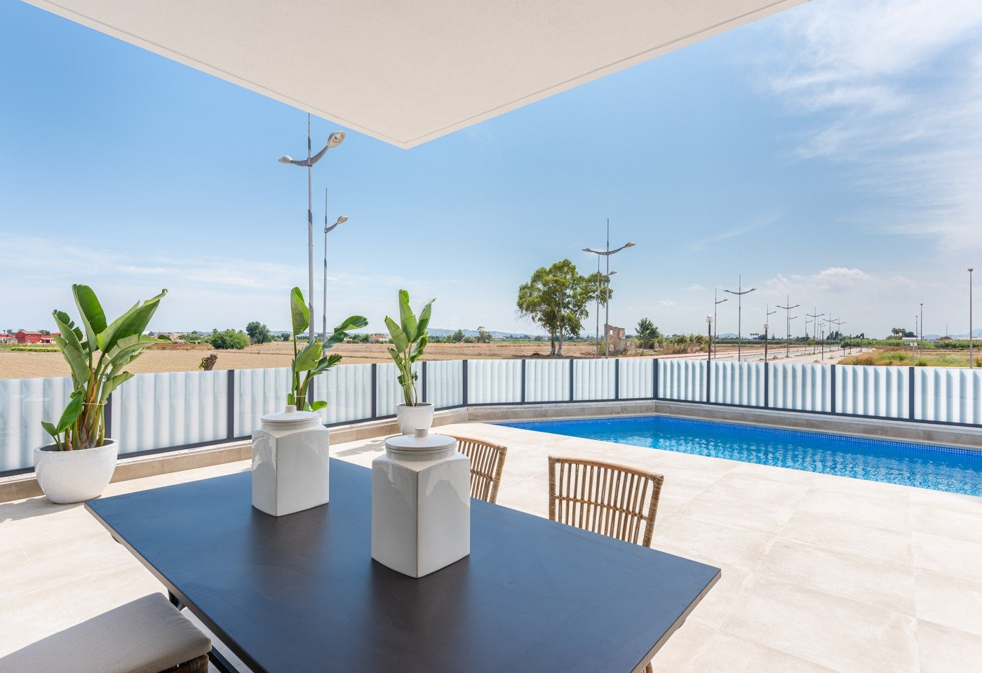 MODERNO RESIDENCIAL DE CHALETS PAREADOS EN DOLORES (ALICANTE)