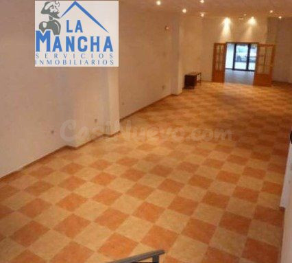 INMOBILIARIA LA MANCHA VENDE LOCAL COMERCIAL BARRIO LA INDUSTRIA