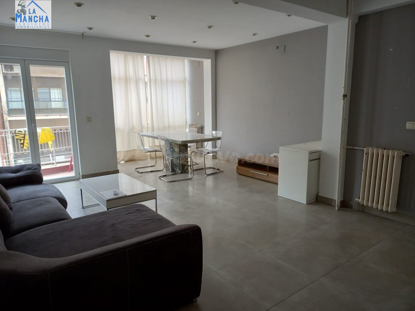 INMOBILIARIA LA MANCHA VENDE PISO EN ZONA CENTRO-ALTOZANO