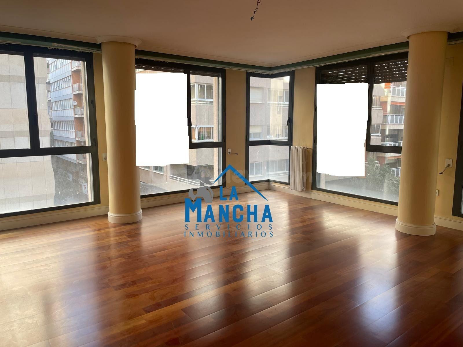 INMOBILIARIA LA MANCHA VENDE PISO EN PLENO ALTOZANO.