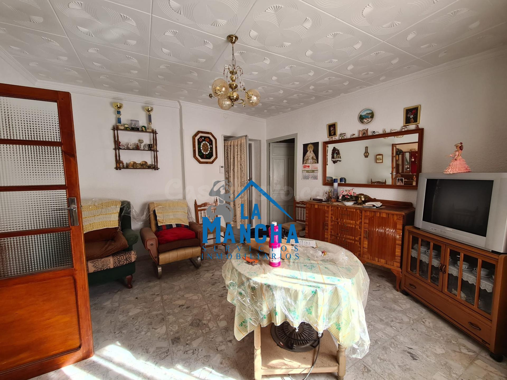 INMOBILIARIA LA MANCHA VENDE CASA DE DOS PLANTAS EN EL SALOBRAL (ALBACETE)