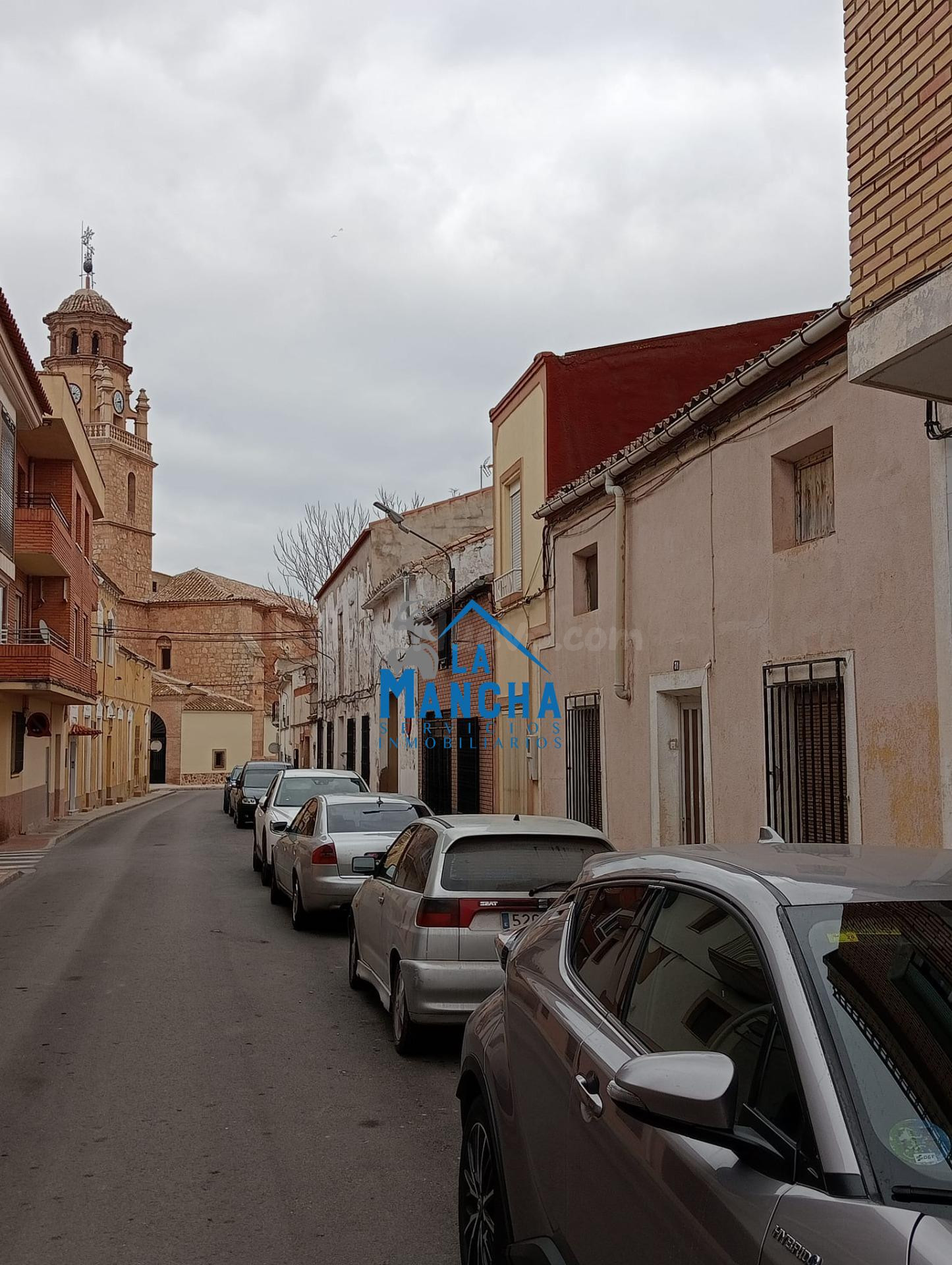 INMOBILIARIA LA MANCHA VENDE SOLAR EN LA GINETA