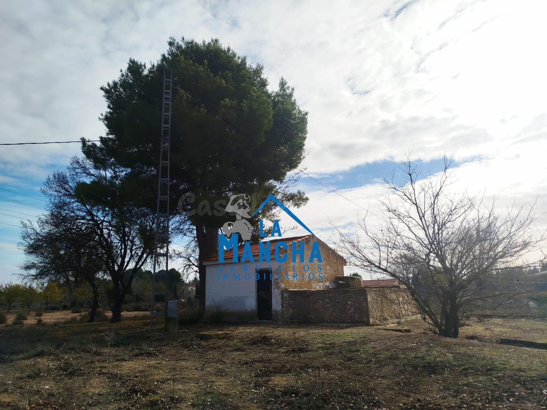 INMOBILIARIA LA MANCHA VENDE TERRENO RÚSTICO JUNTO A LA CIUDAD DE ALBACETE ZONA CEMENTERIO- CARRETERA AYORA.