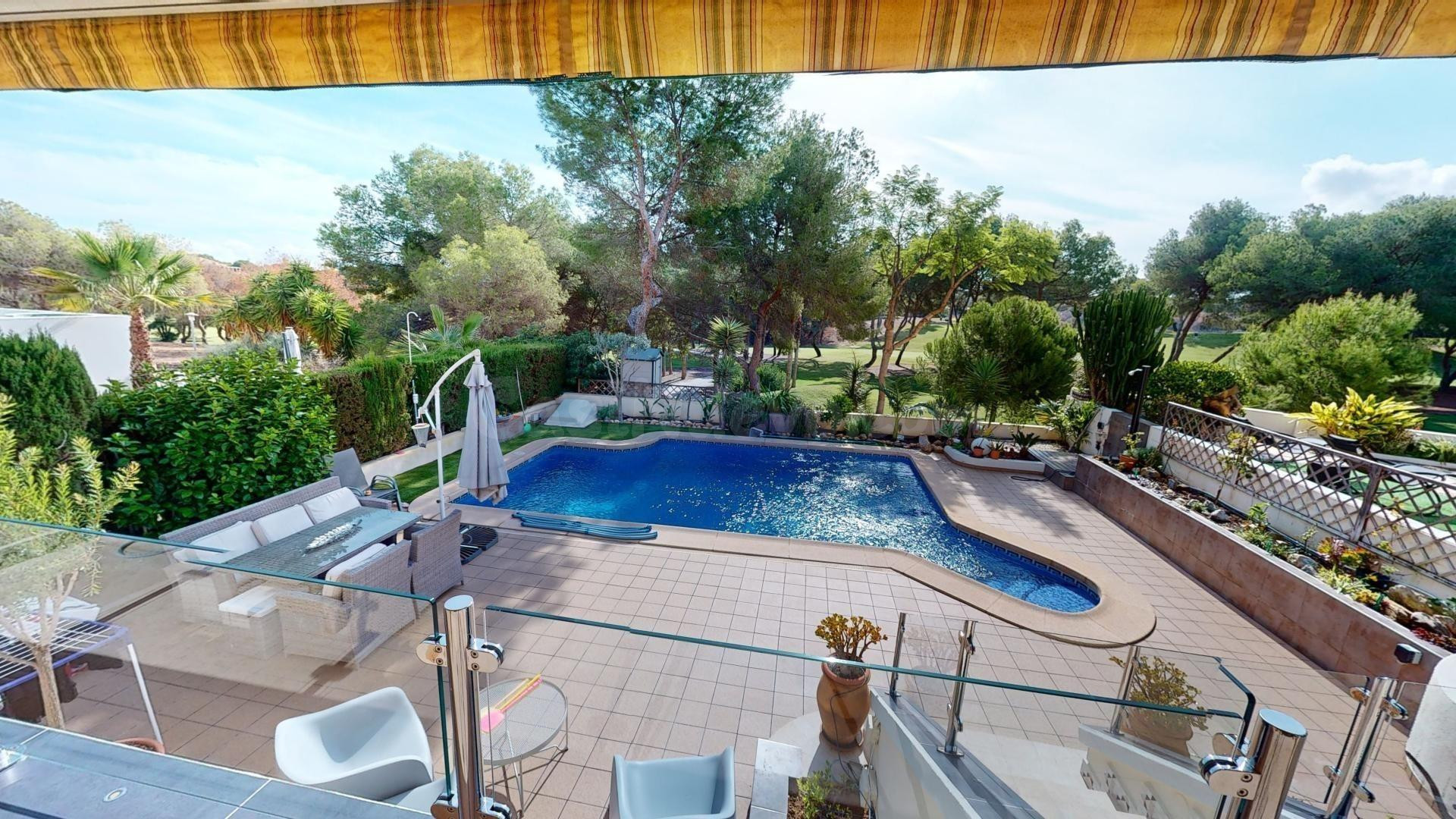 GRAN VILLA EN ORIHUELA, 3 HAB, 3 BAÑOS