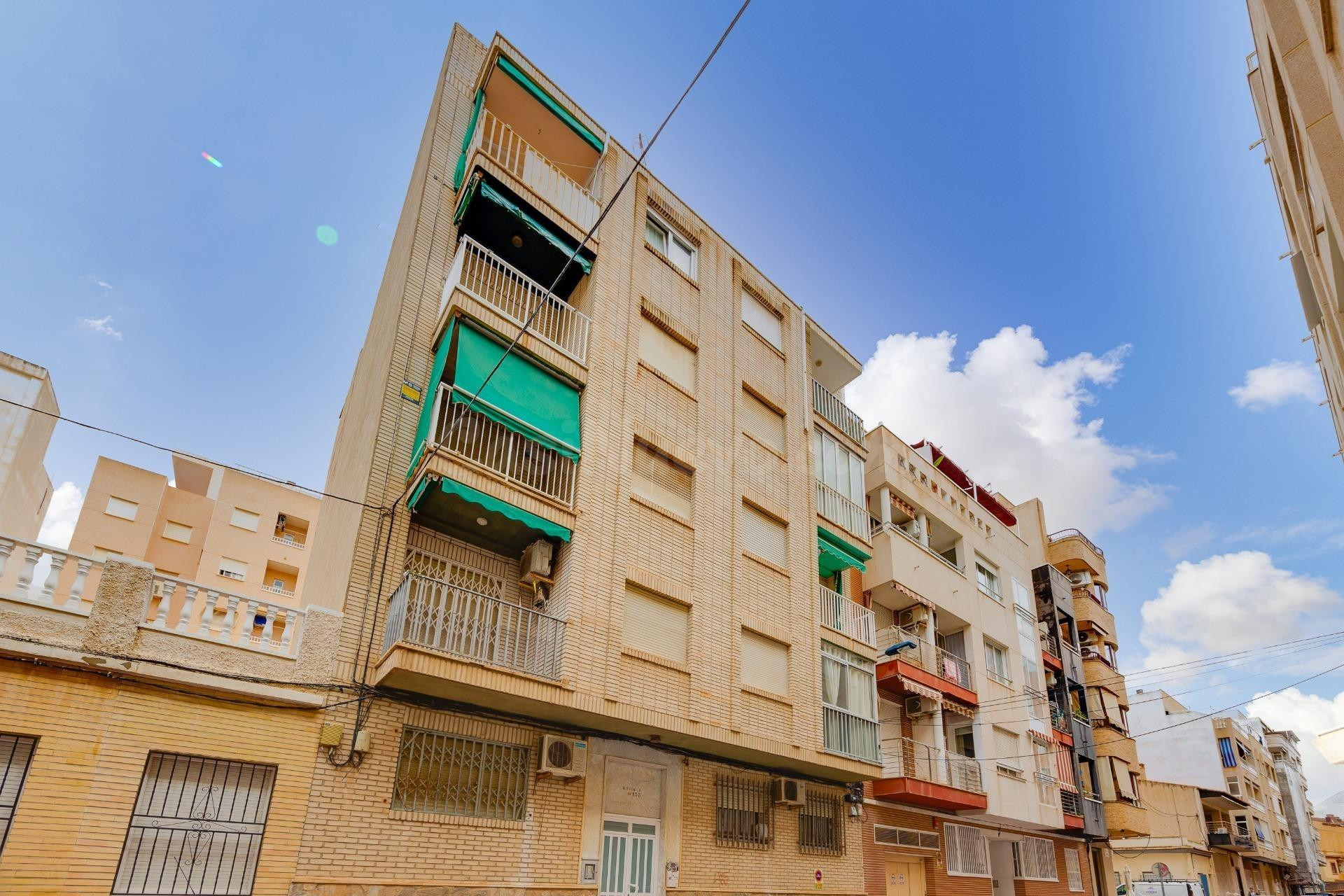 GRAN ÁTICO EN TORREVIEJA, 3 HAB, 1 BAÑO