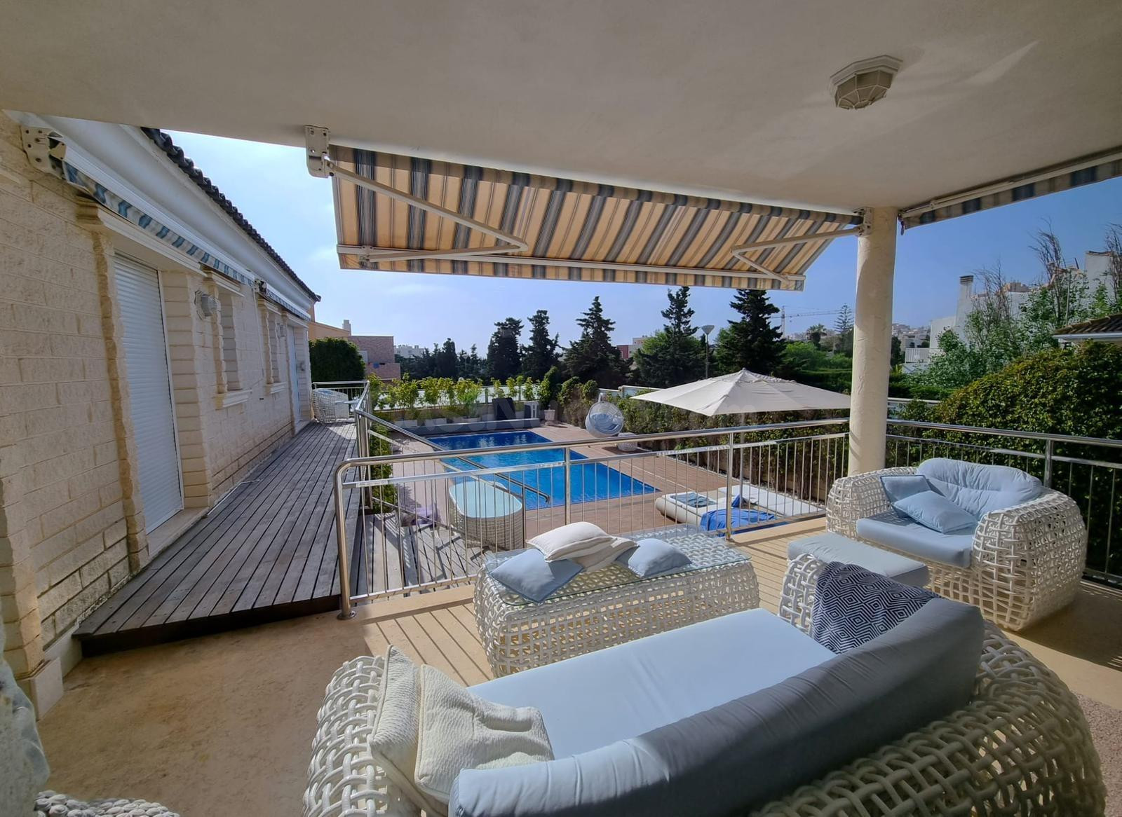 VILLA EN MOLINO BLANCO - LA MATA : 5 HAB, 3 BAÑOS.
