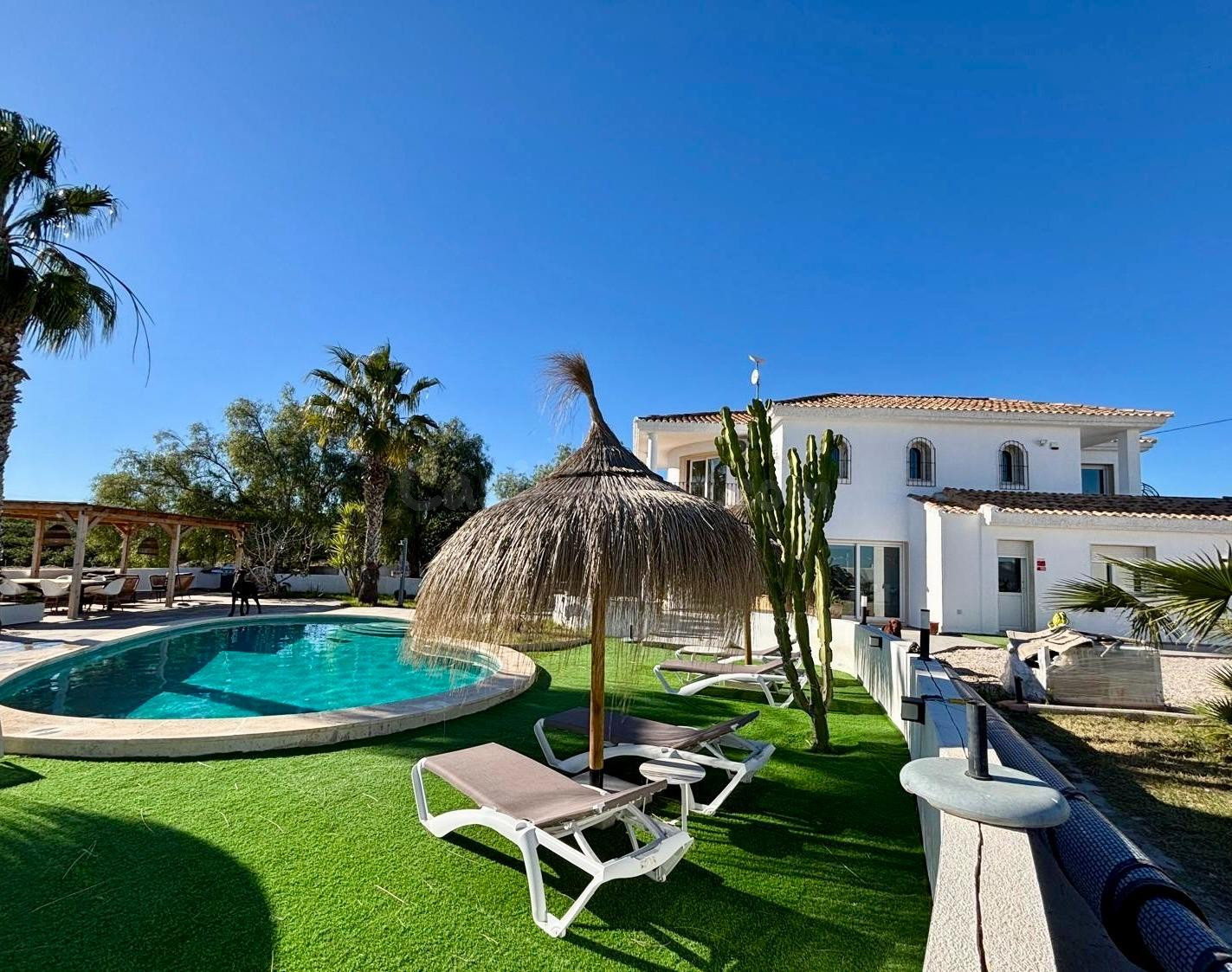 GRAN CASA EN SAN MIGUEL, 4 HAB, 3 BAÑOS