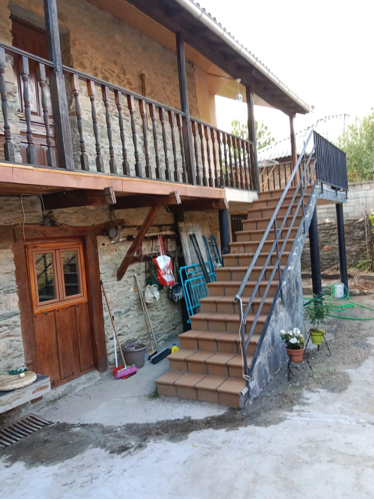 CASA RURAL, DE PIEDRA, LA OMAÑUELA (RIELLO) LÉON
