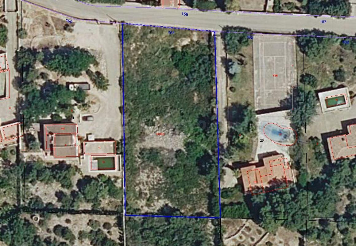 PARCELA URBANA DE 2529 M2
