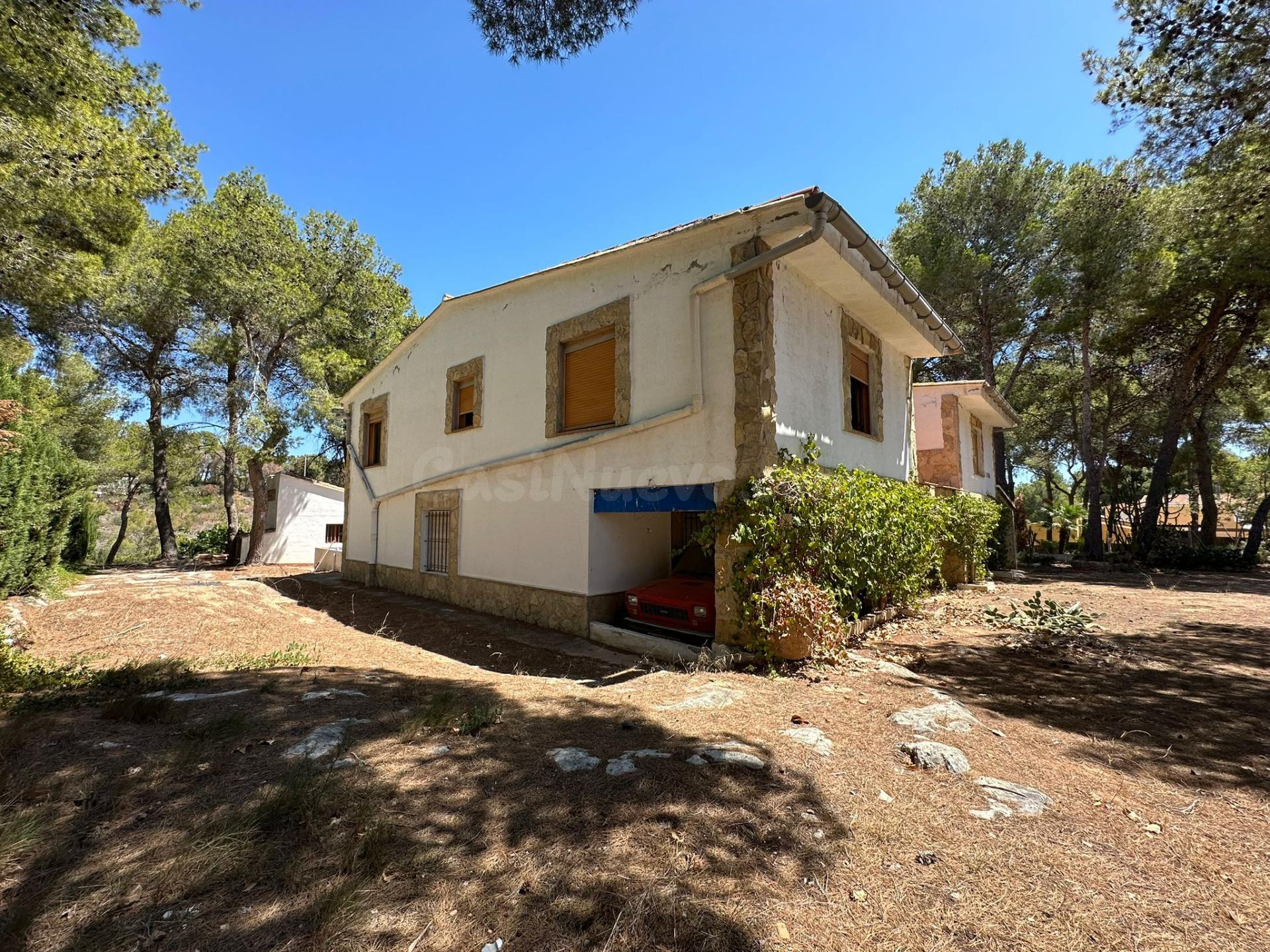 CHALET EN CARLET. PI DE LA CABRA CON LUZ Y AGUA.