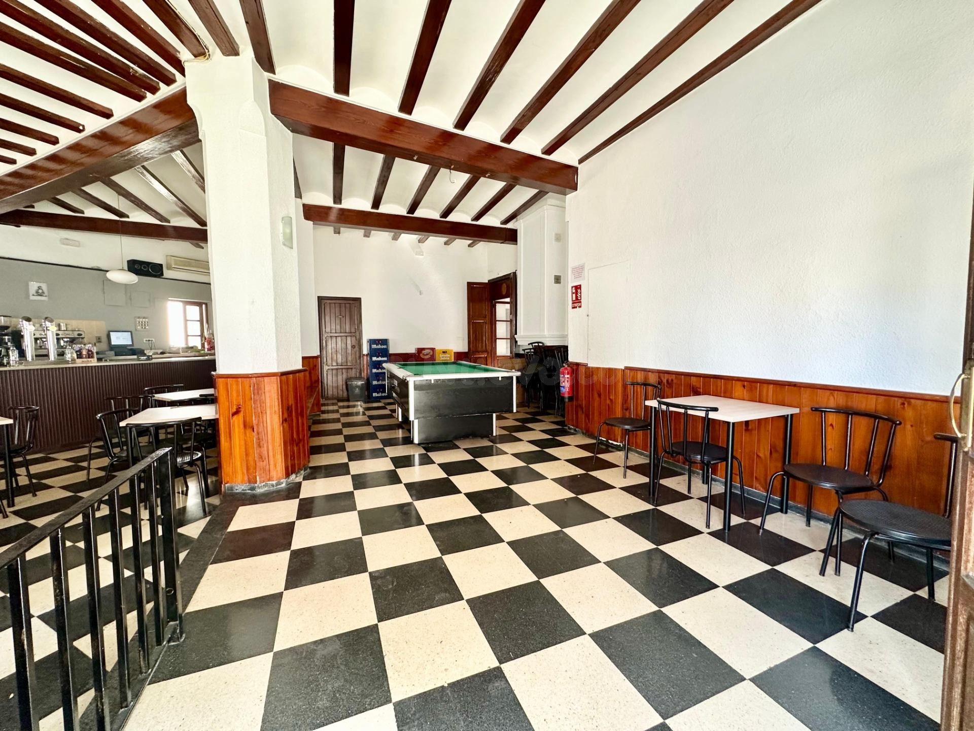 CASA CON NEGOCIO A LA VENTA EN MANUEL