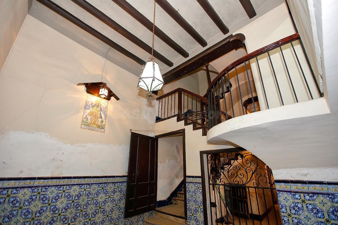 Casa solariega patrimonio arquitectónico de Cataluña. Precio - foto 2