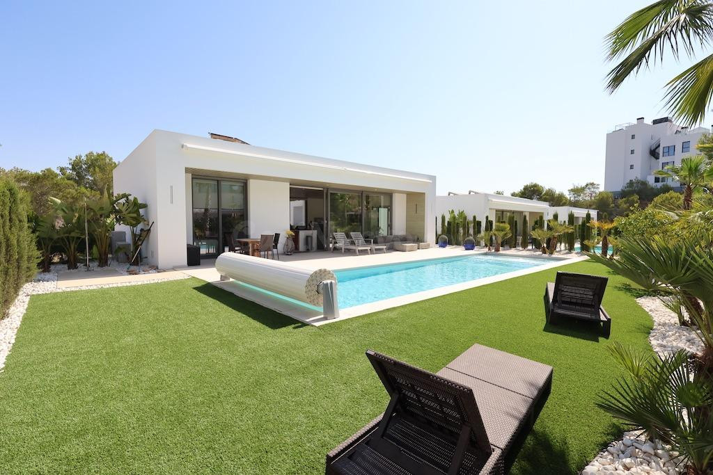 Villa de lujo moderna del 2021 en Las Colinas Golf