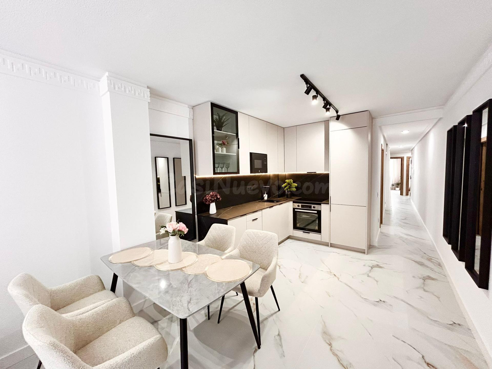 Apartamento Renovado a 50m de Playa Los Locos