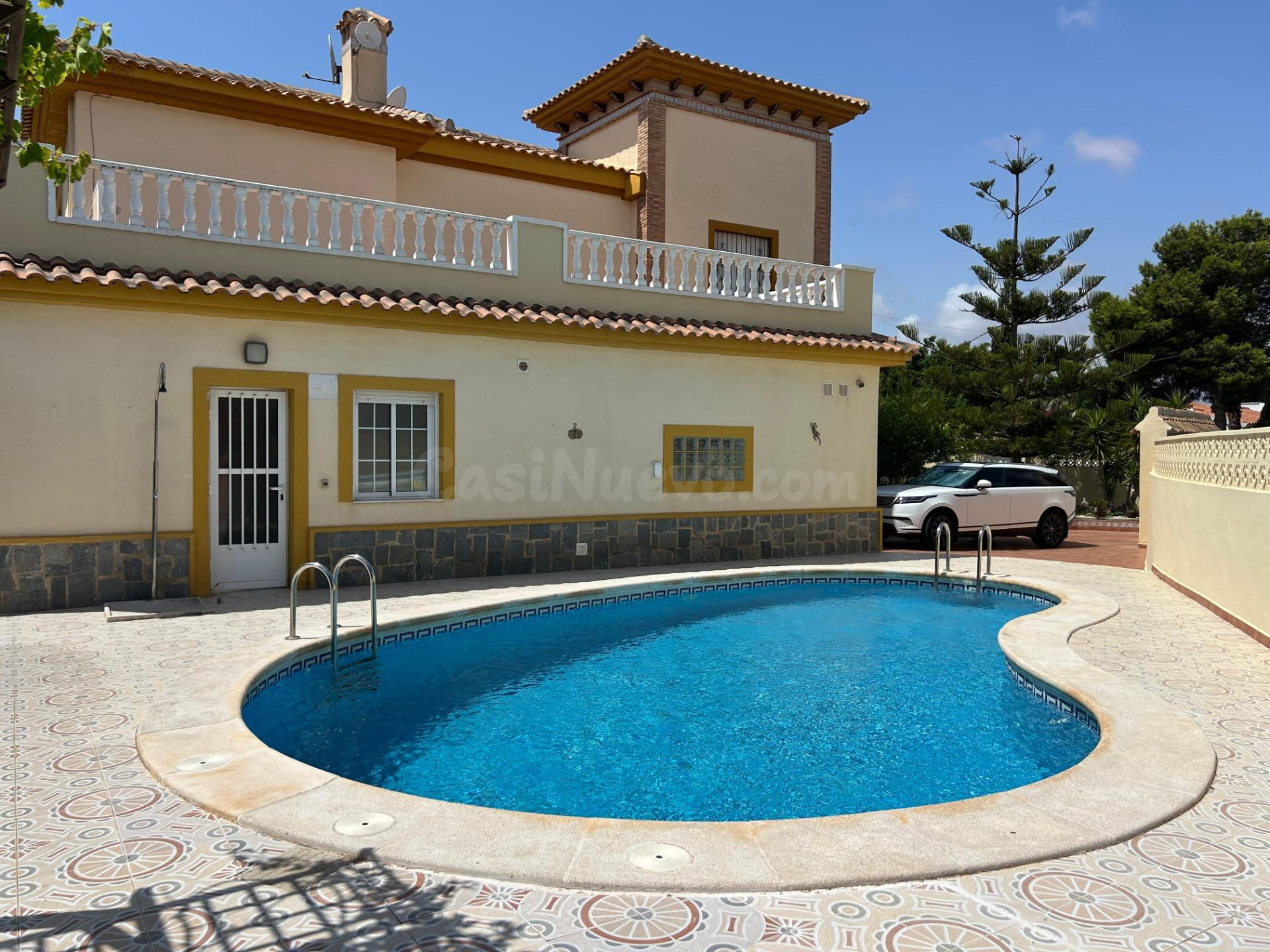 Villa - Piscina Privada - Gran Parcela - En Torrevieja