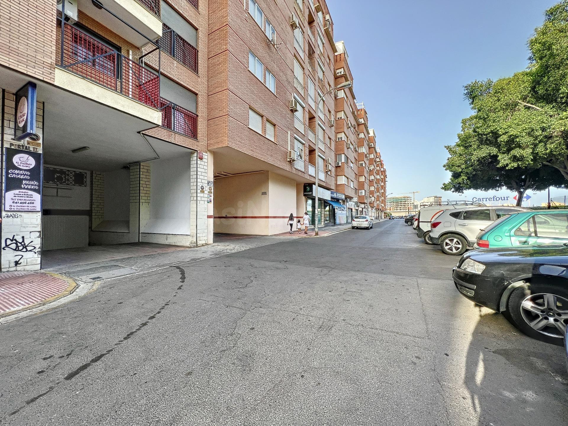 Plaza de garaje en Almería junto al Carrefour