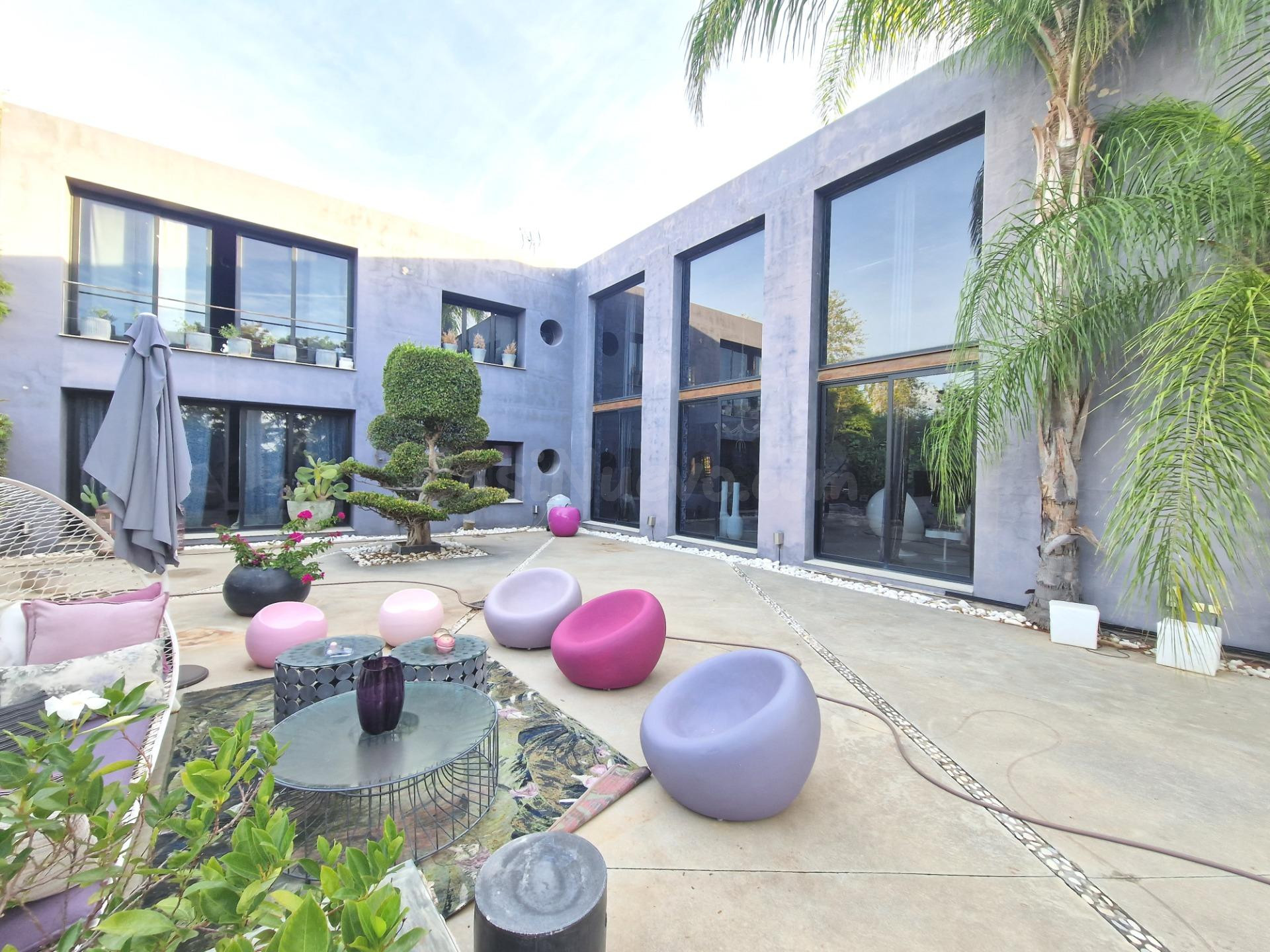 Villa moderna y privada en la Nueva Milla de Oro, Estepona