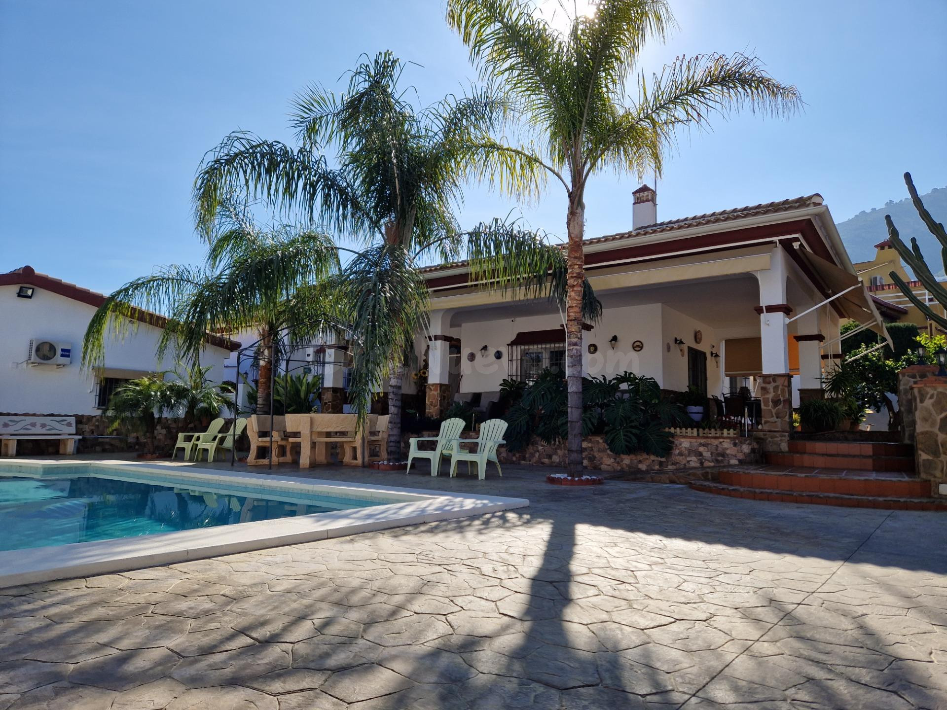 Villa principal y casa de invitados en Alhaurin de la Torre