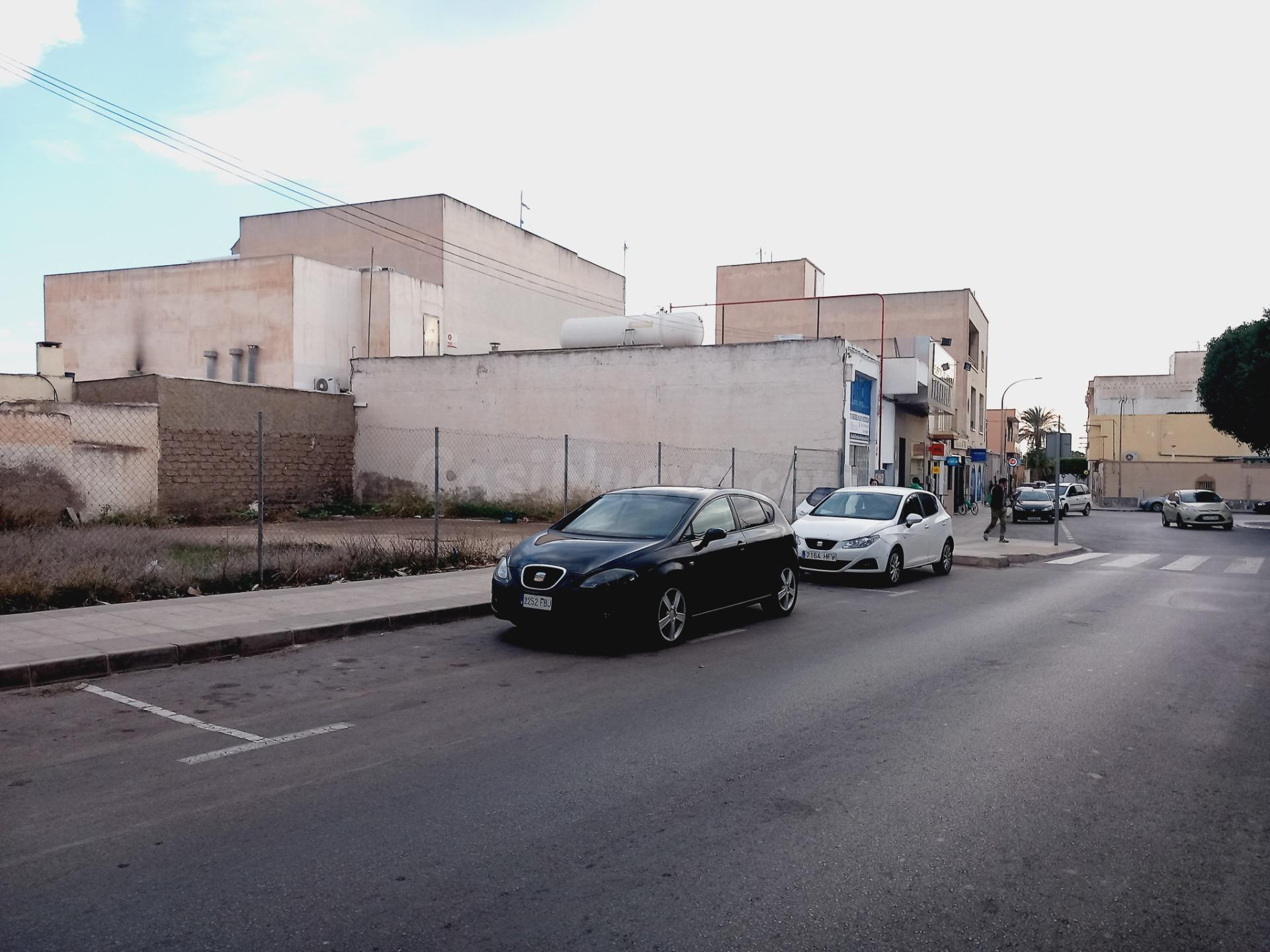 Solar  comercial y residencial en  Camino de Vera, Campohermoso.