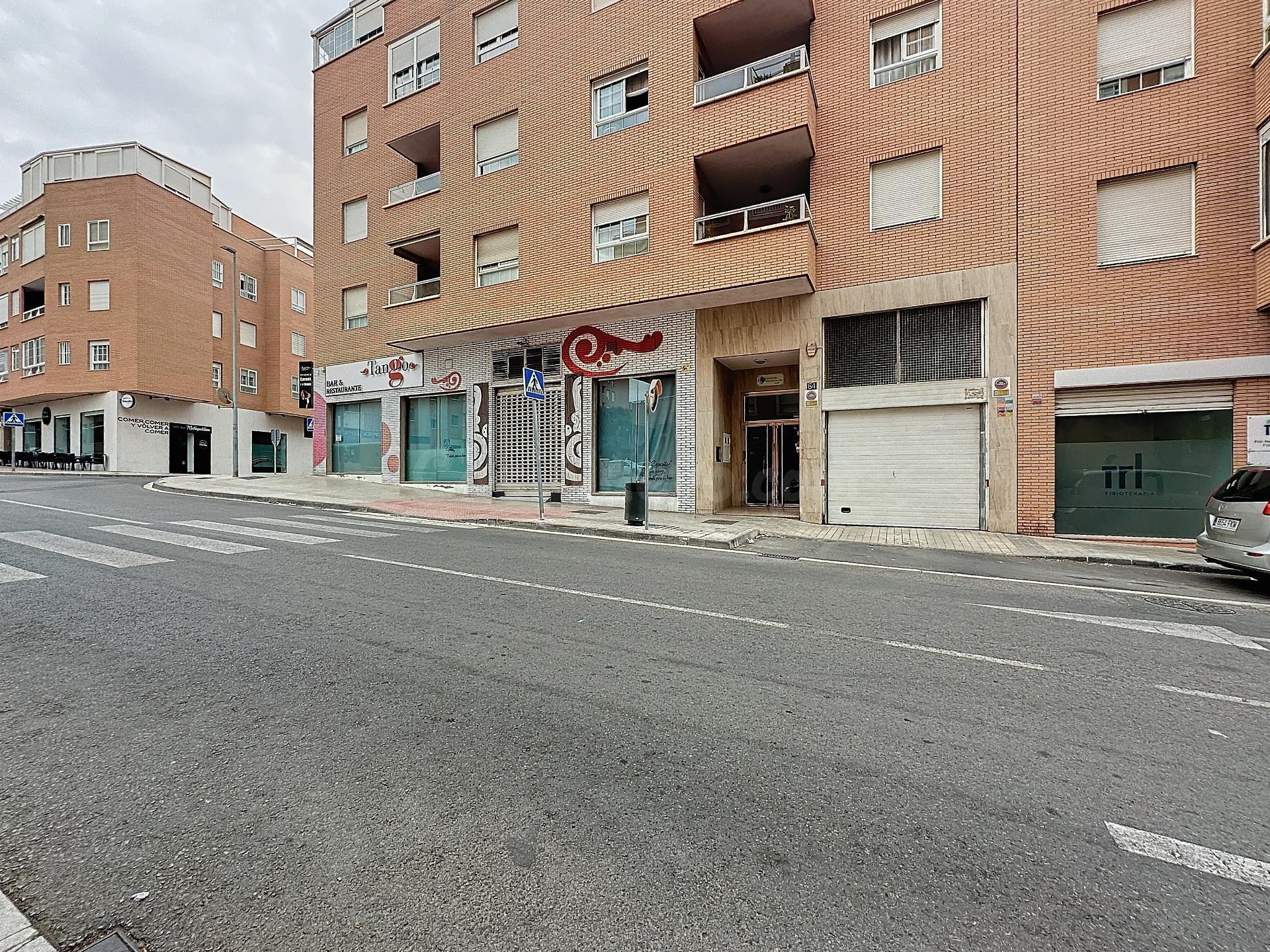Plaza de garaje frente C.C. Mediterraneo