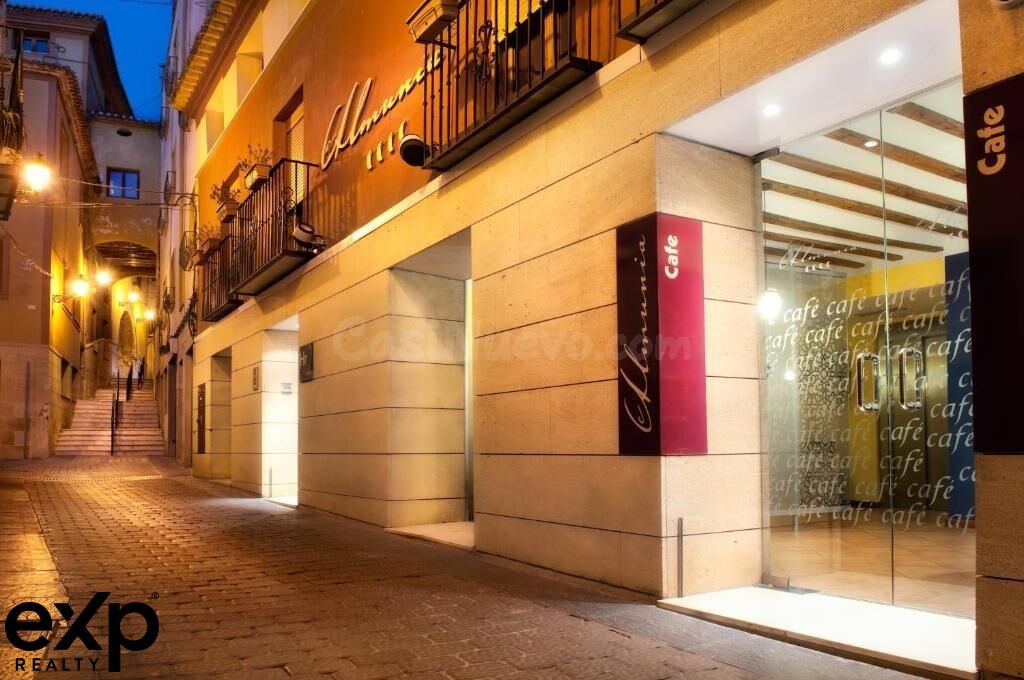 INVERSIÓN SEGURA Y RENTABLE: HOTEL EN VENTA EN CARAVACA DE LA CRUZ