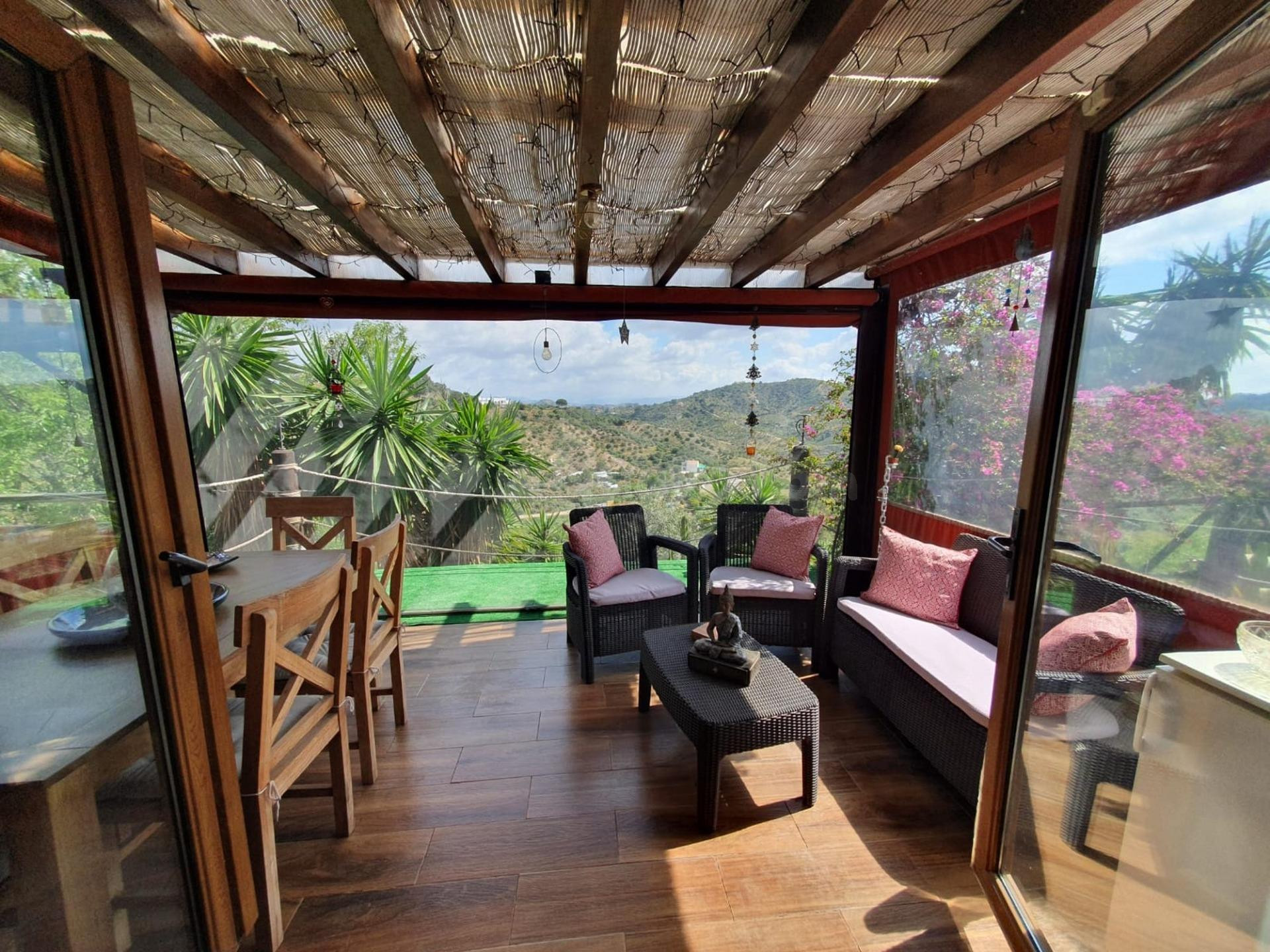 Encantadora Casa de Madera con Piscina, Vistas y Mucho Encanto – Afueras de Monda