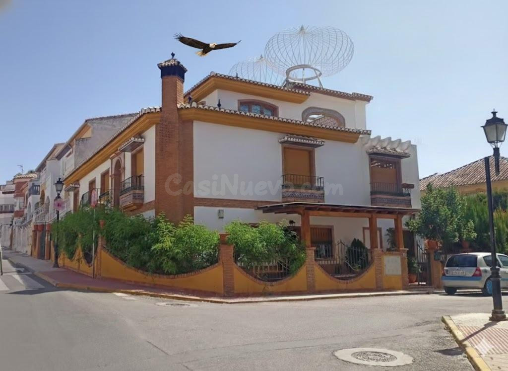 ESPECTACULAR CHALET UNIFAMILIAR CON DISEÑO EXCLUSIVO, CALIDADES PREMIUM Y VISTAS PANORÁMICAS