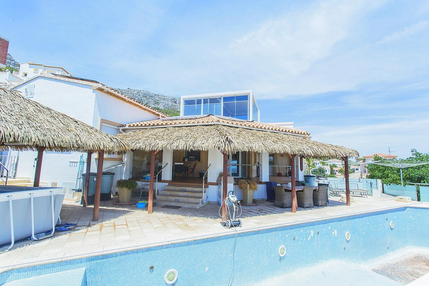 Impresionante Villa de Lujo en Calpe con Vistas al Mar y al Peñón de Ifach