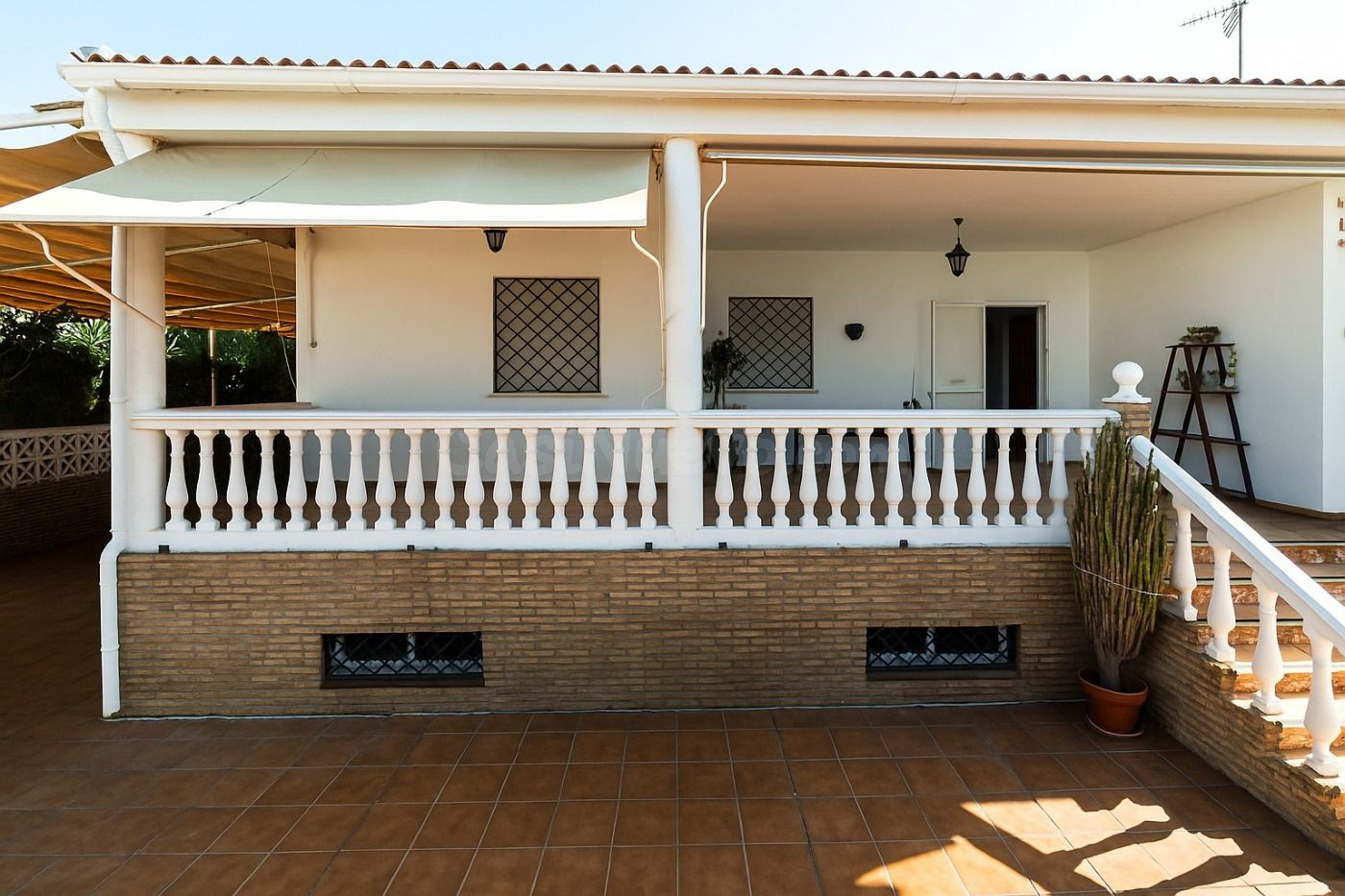 MAGNIFICO CHALET EN LA PUNTA DE LOS INGLESES CON 8 habitaciones Y 4 CUARTOS DE BAÑO.