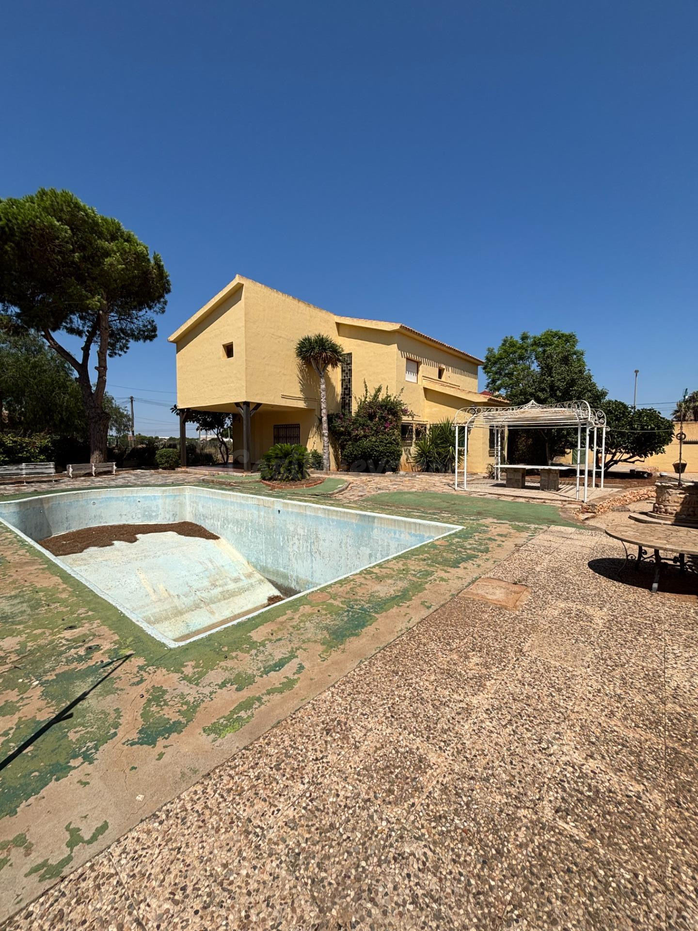 Exclusiva villa con piscina en Los Urrutias, Mar Menor