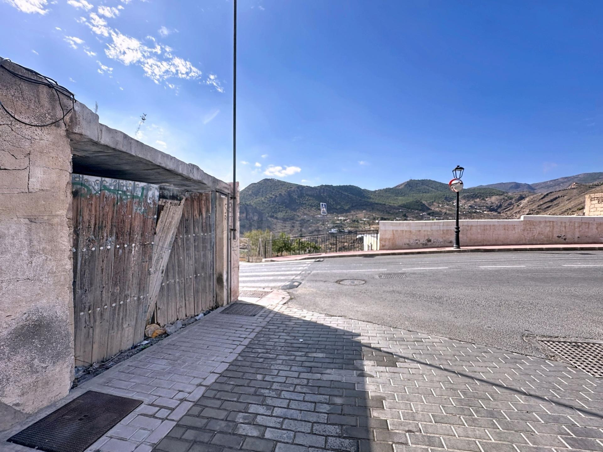 Oportunidad Única: Terreno Urbano en el Corazón de Alhama de Almería