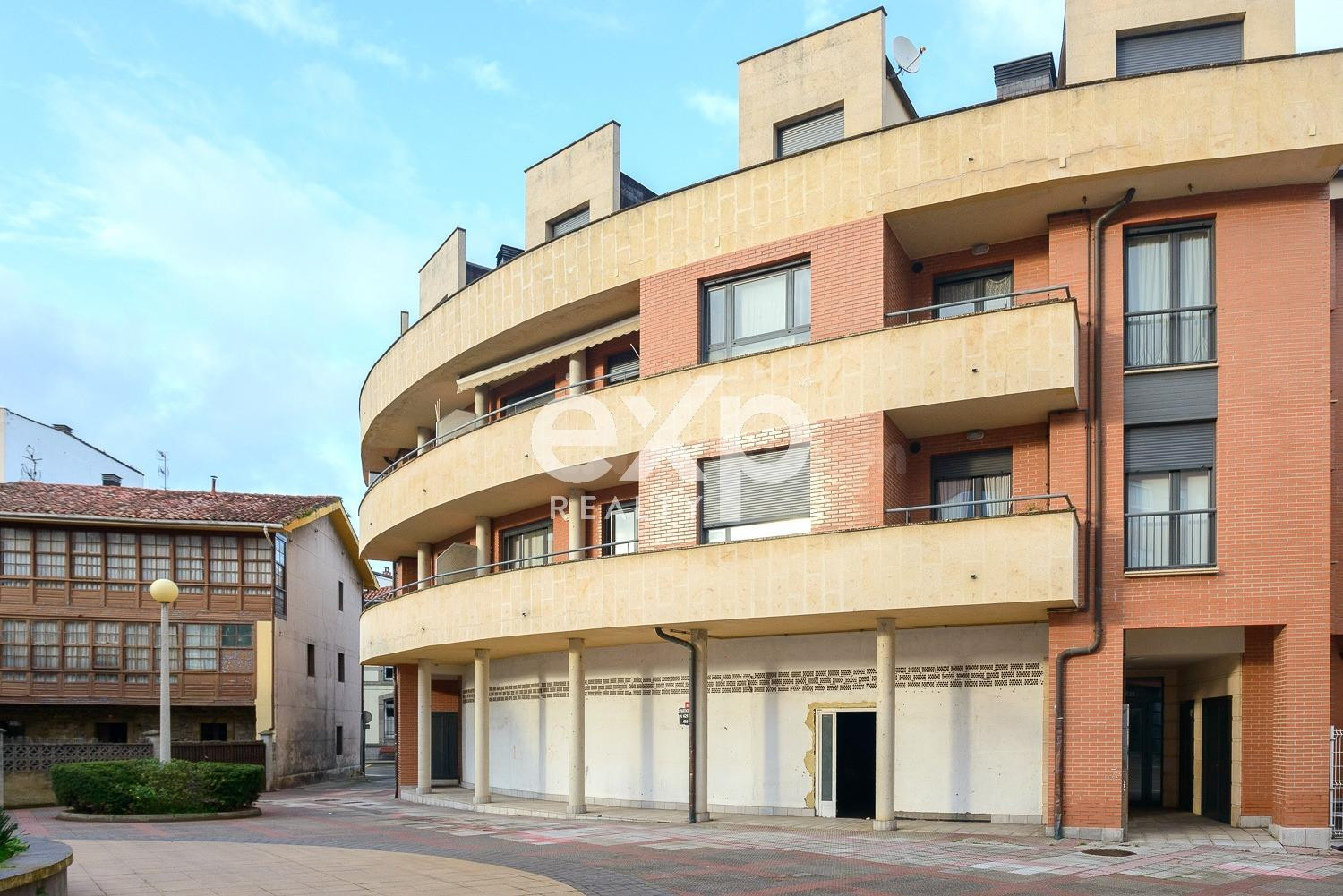Local comercial en venta — Av. Eysines 30, Piedras Blancas (Castrillón)