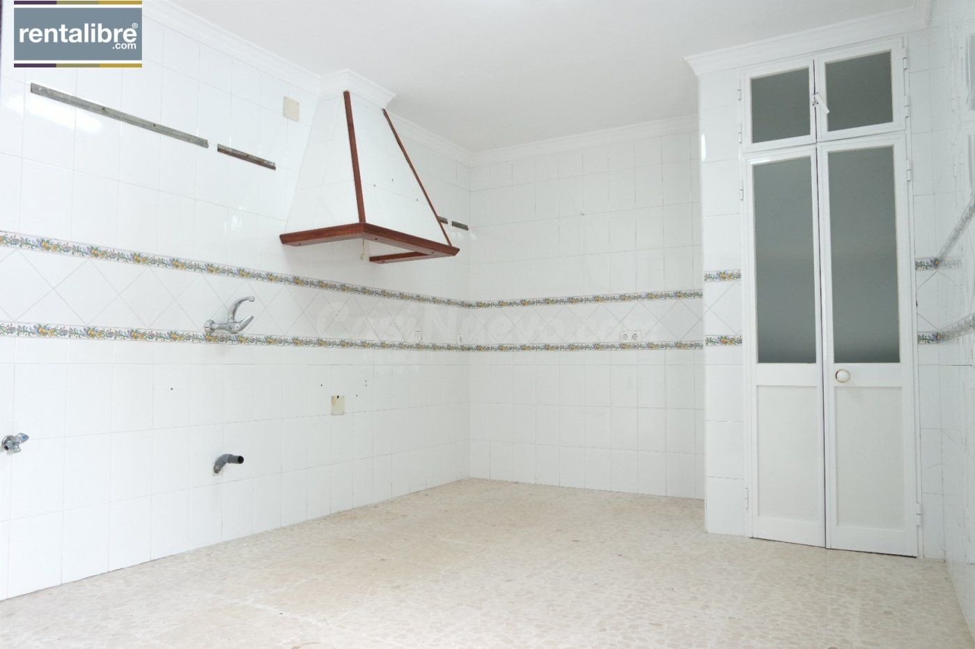 OPORTUNIDAD. CASA DE UNA SOLA PLANTA CON SOLARIUM AZOTEA DE  - foto 2