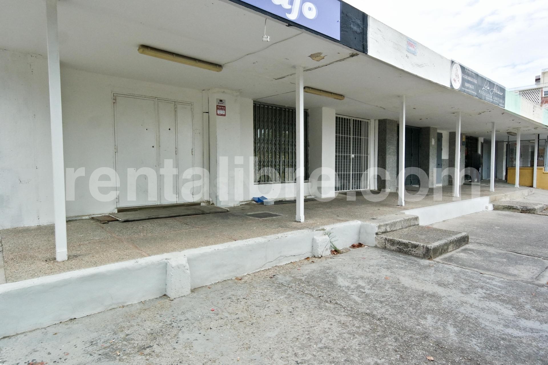 420M2 DE LOCAL - ¡Conviértelo en tu próximo éxito!