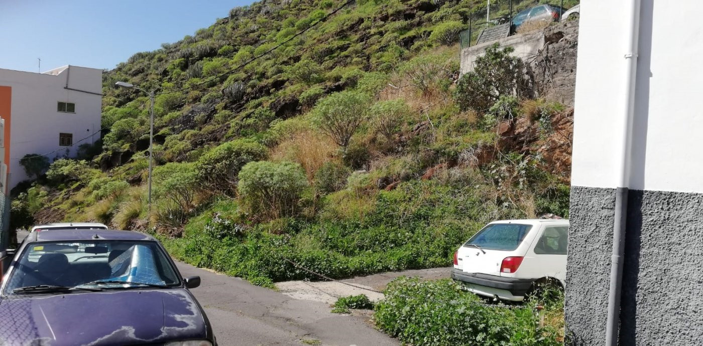 Se vende 2 solares urbanos en María Jiménez.
