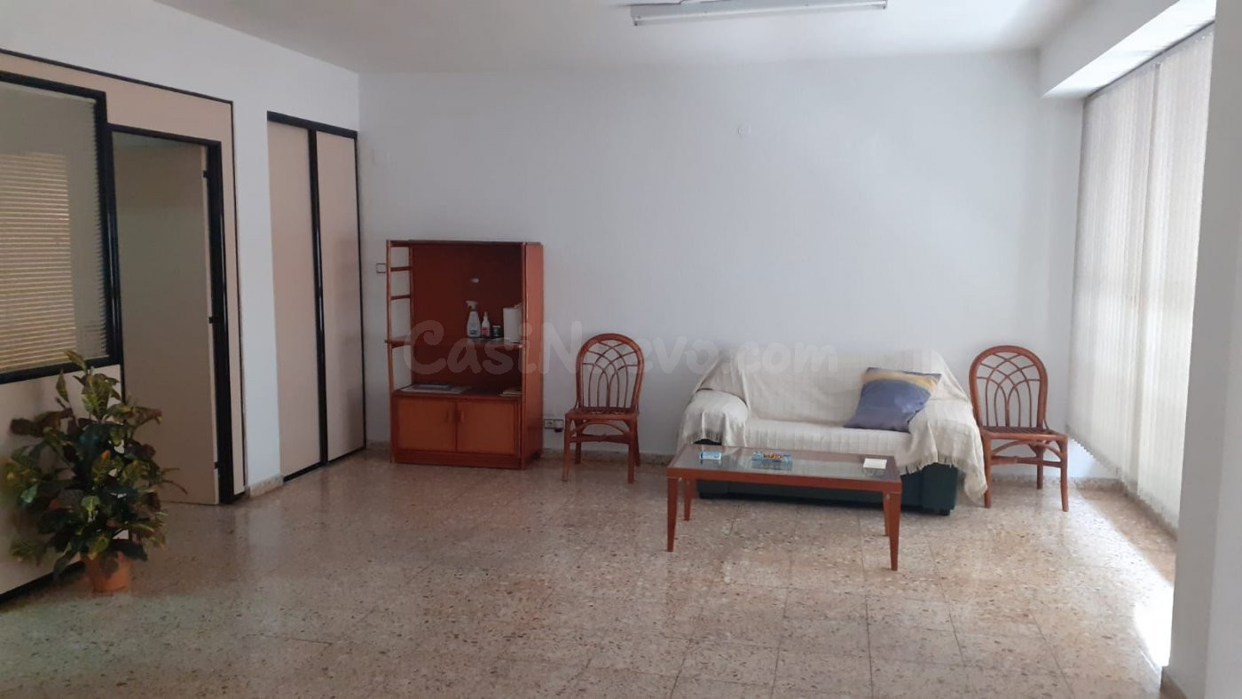 EN VENTA ENTREPLANTA COMERCIAL EN ELDA