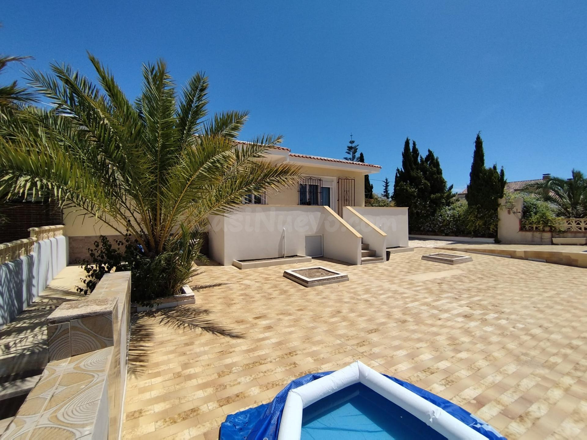 BONITO CHALET INDEPENDIENTE EN COVETA FUMÁ/EL CAMPELLO/ALICANTE