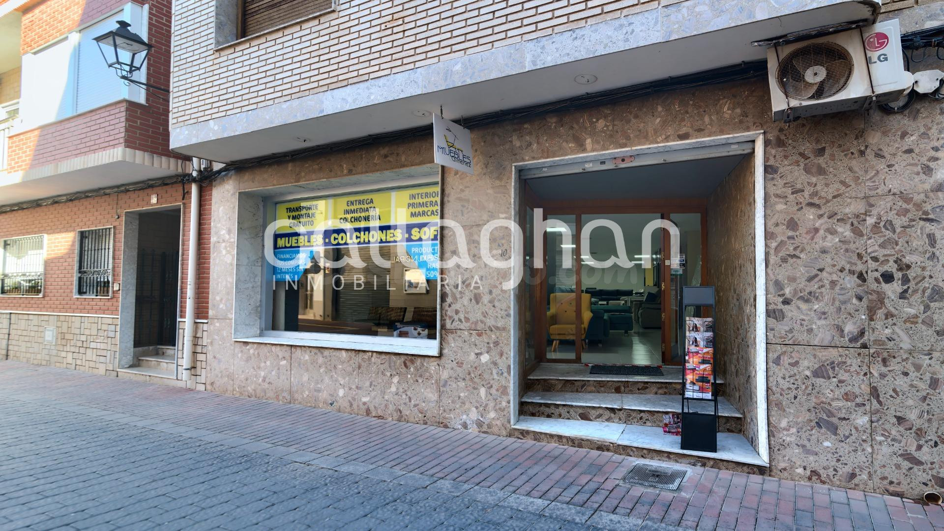 Local comercial de dos Alturas en centro de Xilxes
