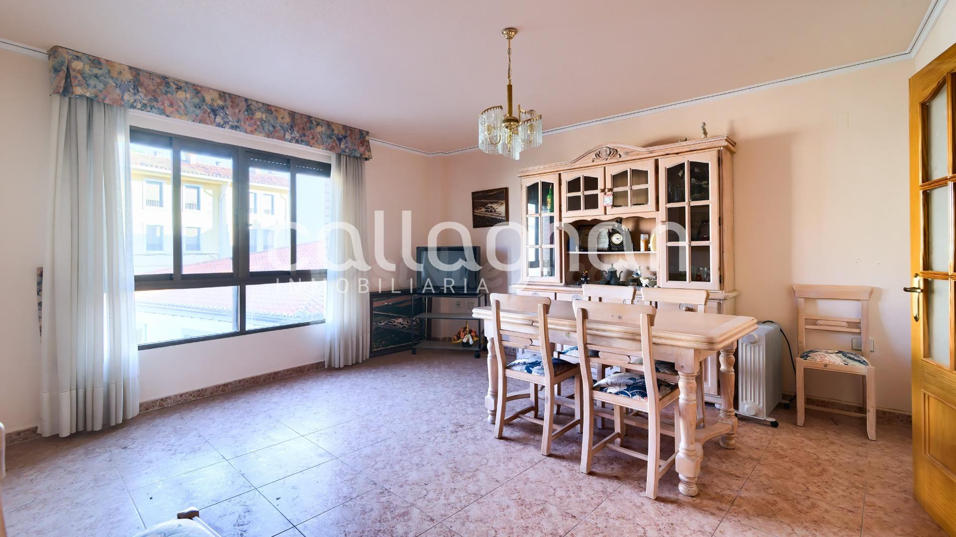 Encantadora Vivienda en Bejis: Naturaleza y Comodidad