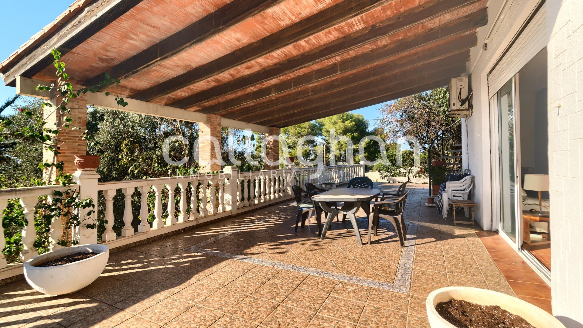 Chalet independiente en una parcela de 2.830 m2
