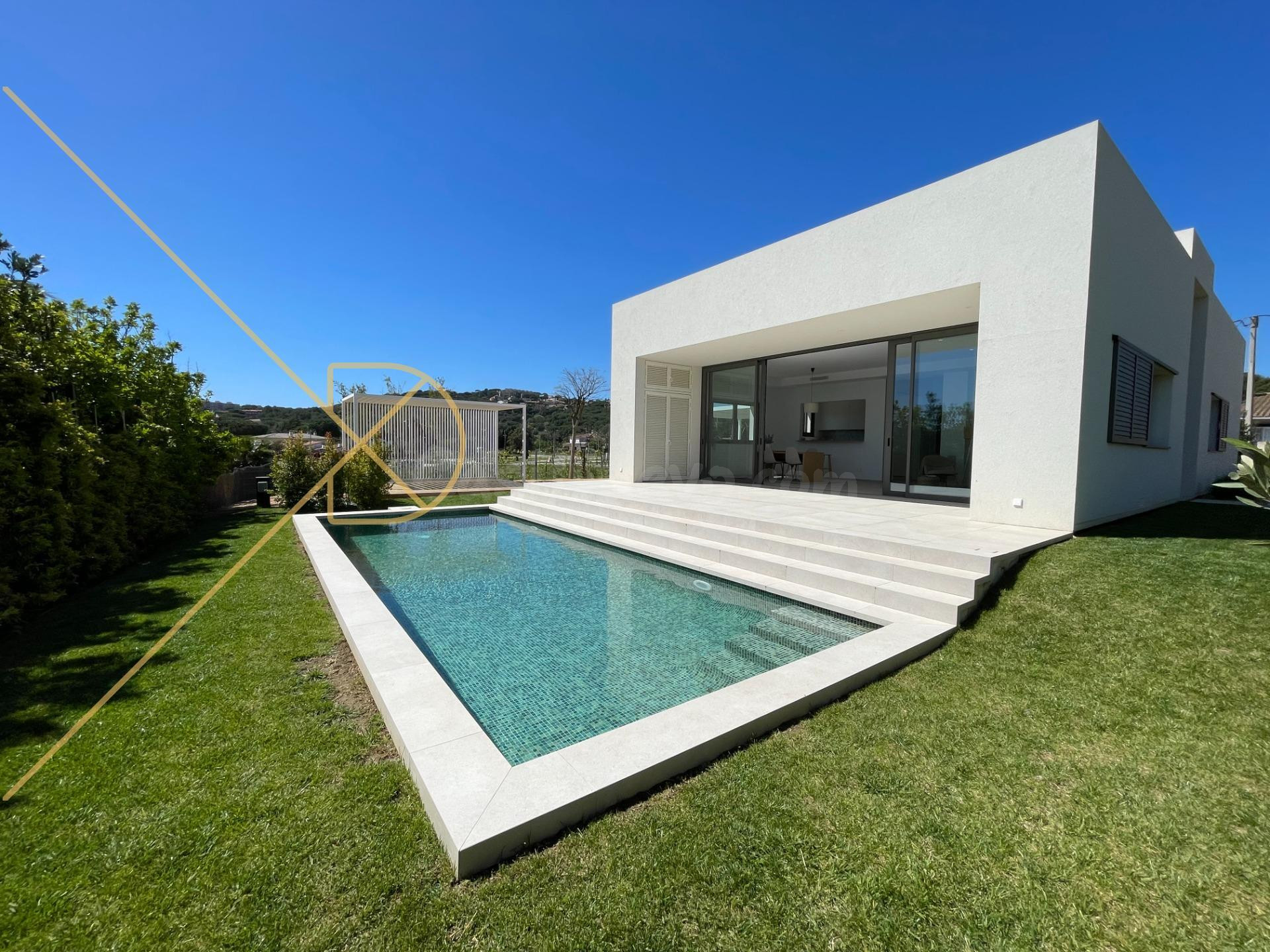 Casa de 153m2 moderna y sostenible en S'Agaró: Lujo y comodidad a un paso del mar