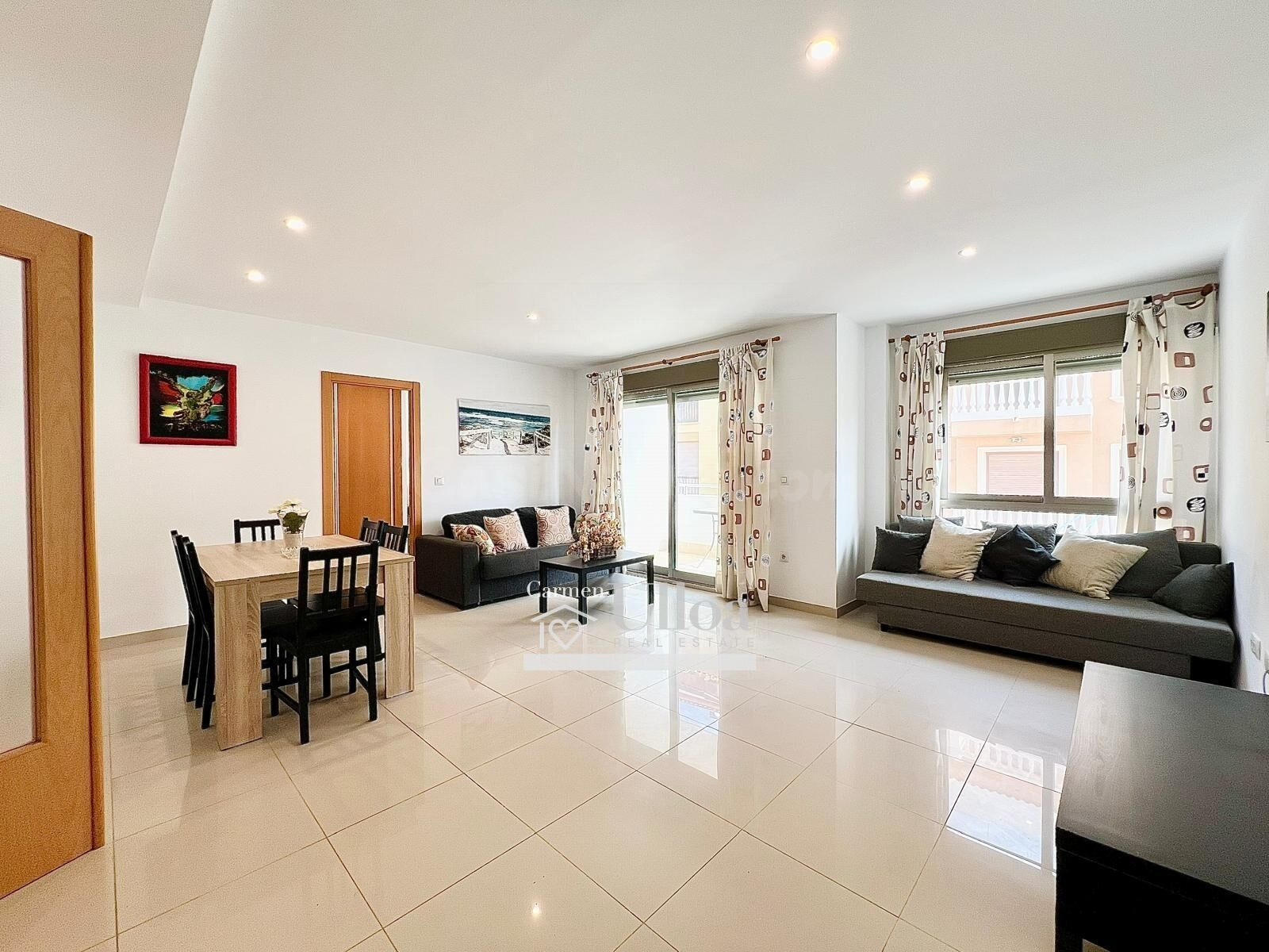 APARTAMENTO CON VISTAS AL MAR Y LICENCIA TURÍSTICA EN CAMPELLO