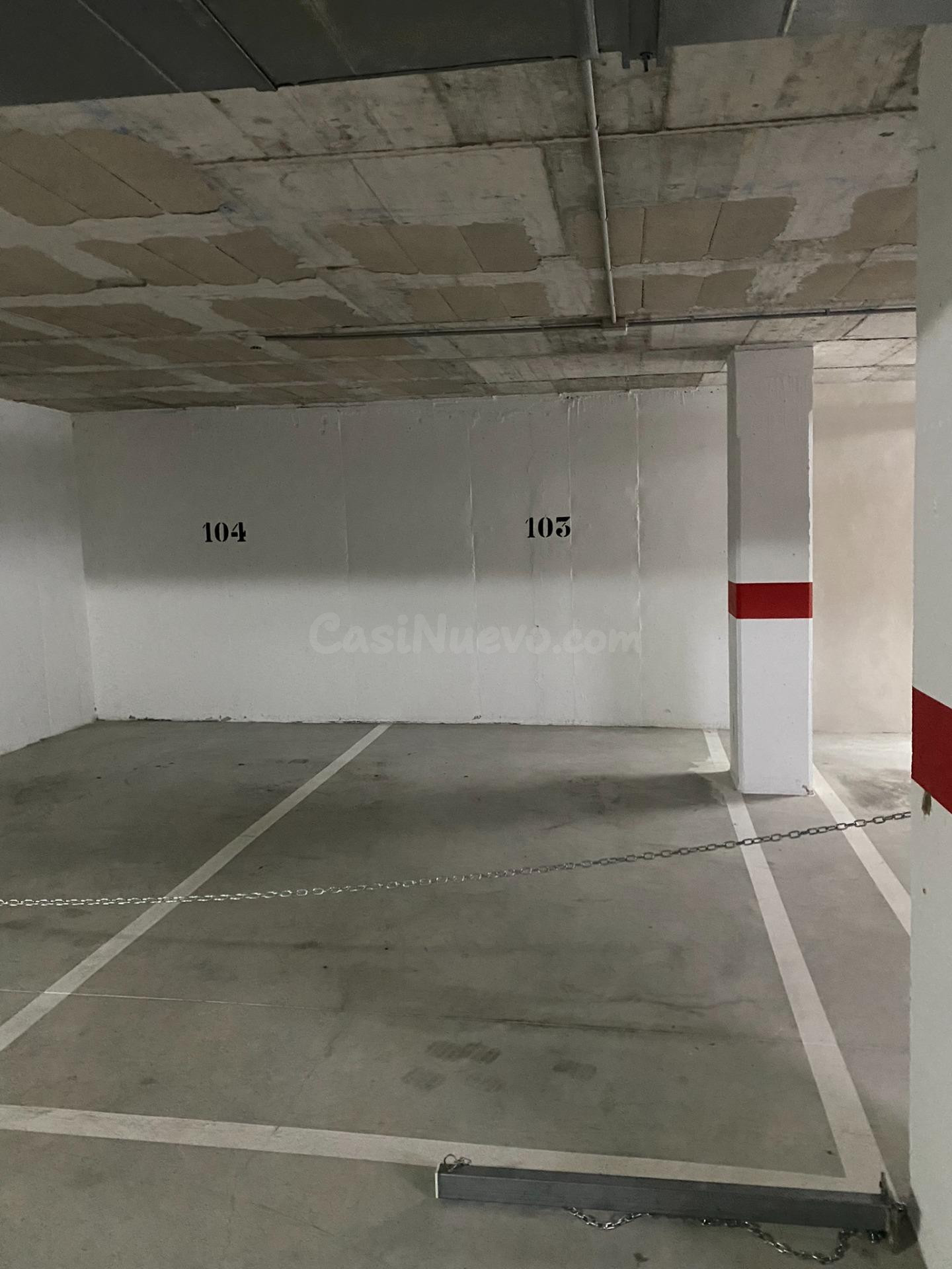 Plaza de parking con trastero