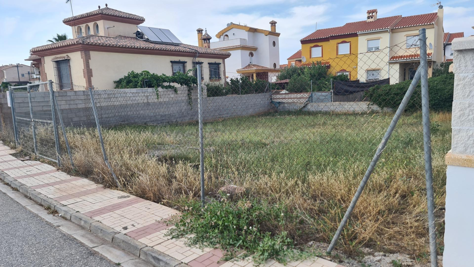 Terreno Urbano en Una de las Mejores zonas de Otura.
