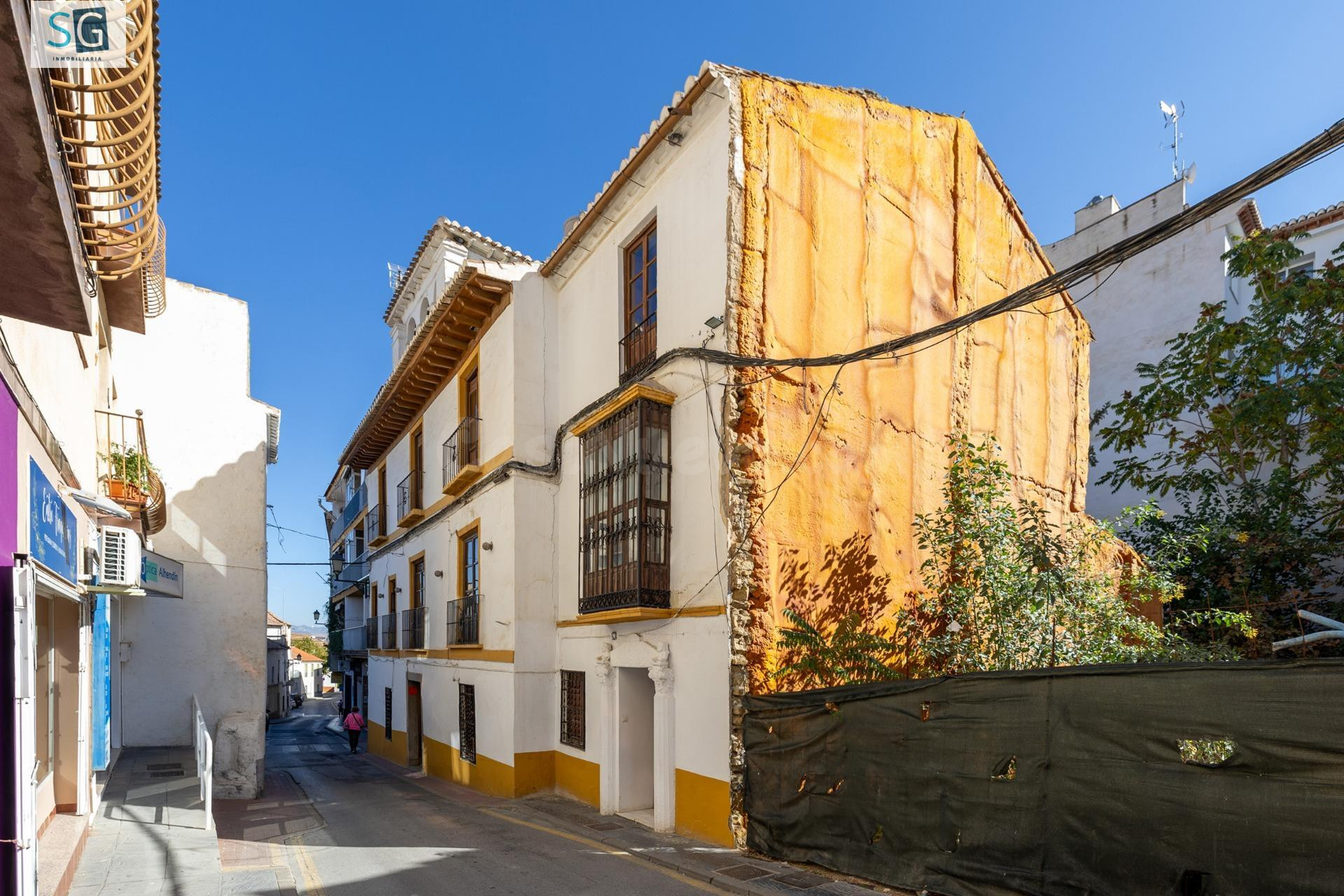 FABULOSA CASA EN EL CENTRO DE ALHENDIN