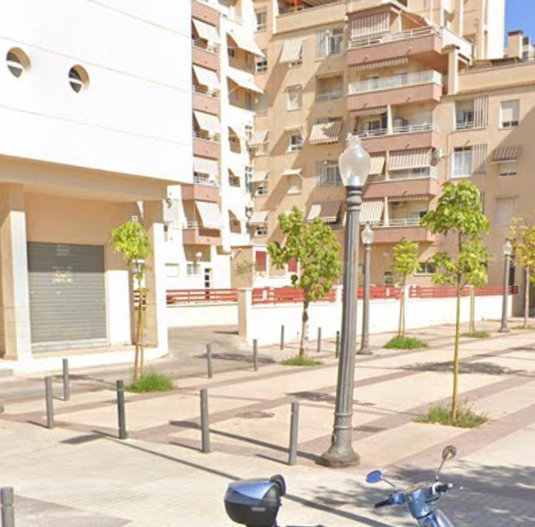 ¡Oportunidad única en Elche! 6 plazas de garaje con muy buena ubicación