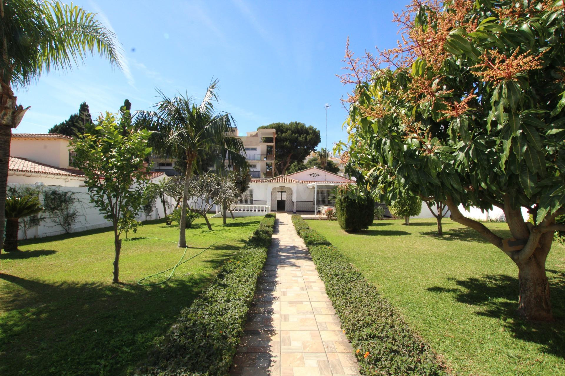ESPECTACULAR VILLA AL LADO DE PUERTO MARINA